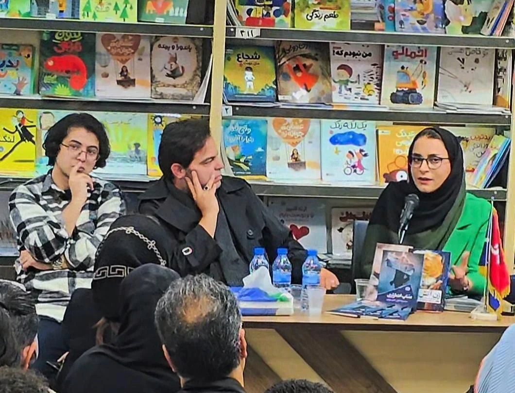 نخستین مجموعه شعر سعیدرضا ظرفی زیر ذره‌بین منتقدان