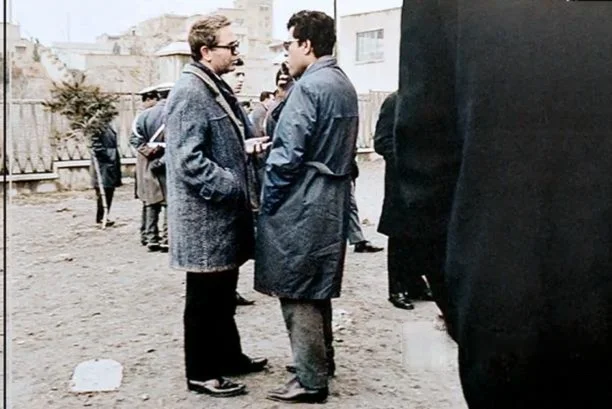 یدالله رؤیایی و اسماعیل شاهرودی در تشییع پیکر فروغ فرخزاد