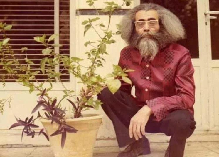 آفریننده «کاریکلماتور» و خالق لطیفه‌هایی که زنده می‌مانند