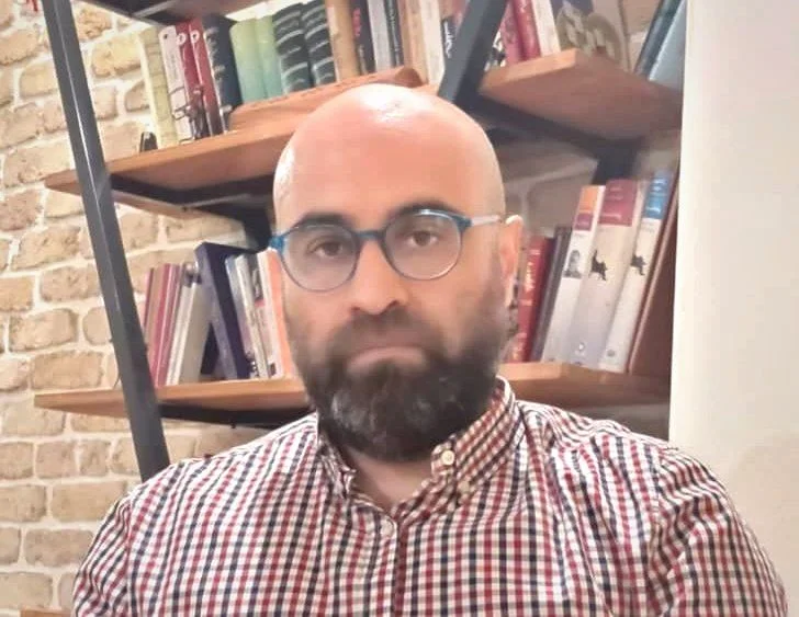 دیار مردان بگی:شعر باید حقیقت تلخ جامعه را با صراحت و تخیل عمیق بیان کند