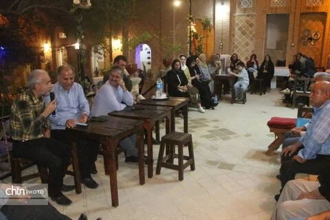 شب شعر گردشگری در عمارت پدری